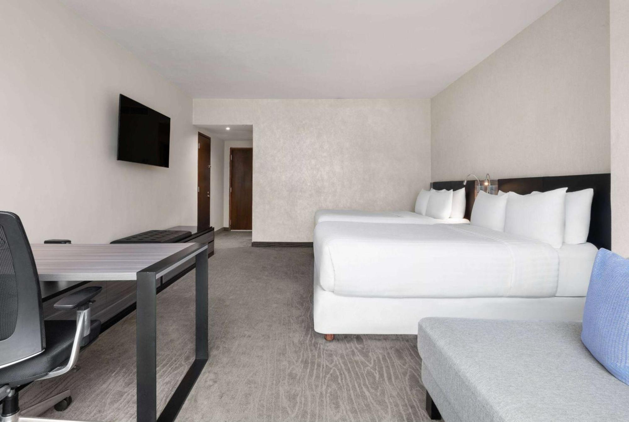 Отель Wyndham Monterrey Ambassador Centro Экстерьер фото